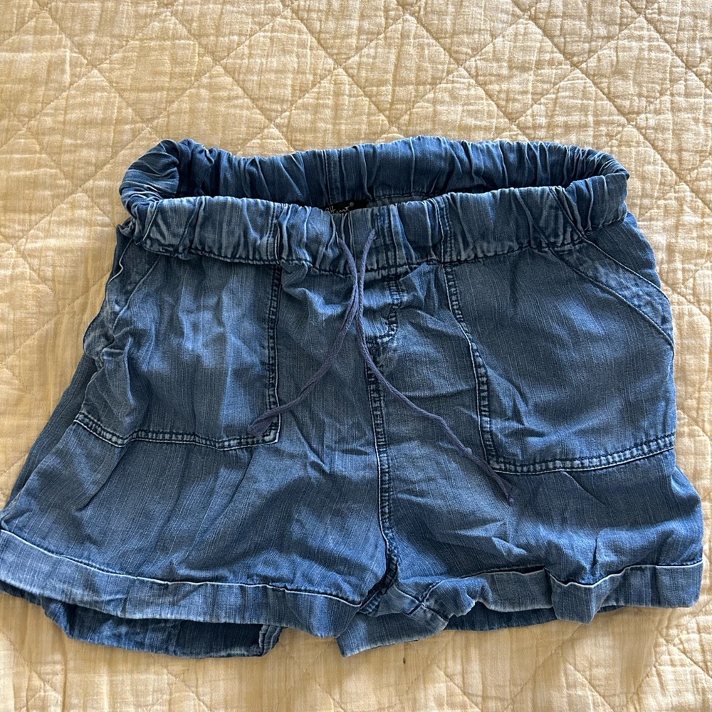 Chambray Tencel Shorts 🩳
